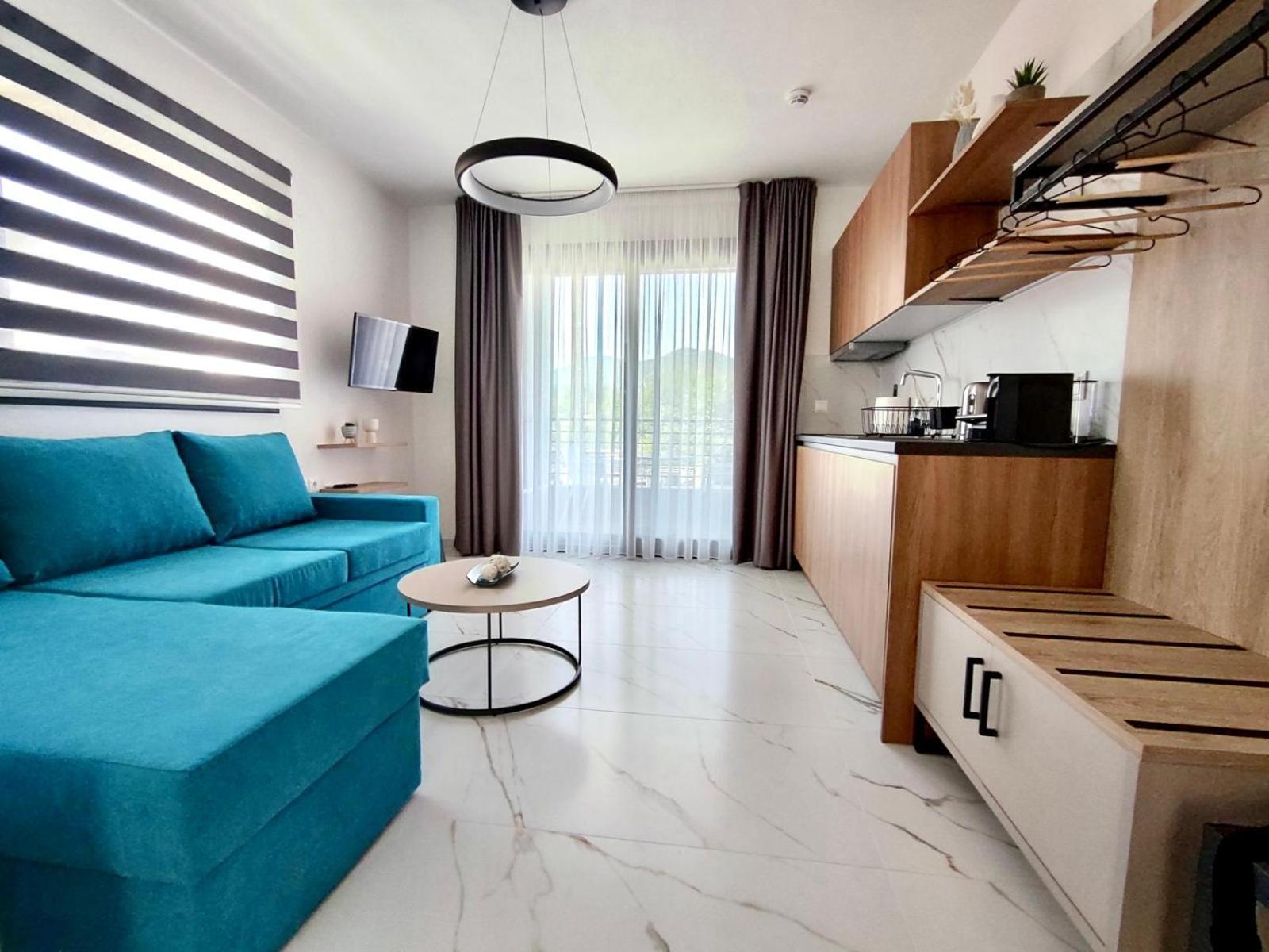 Four Shades Luxury Suites Sarti Esterno foto