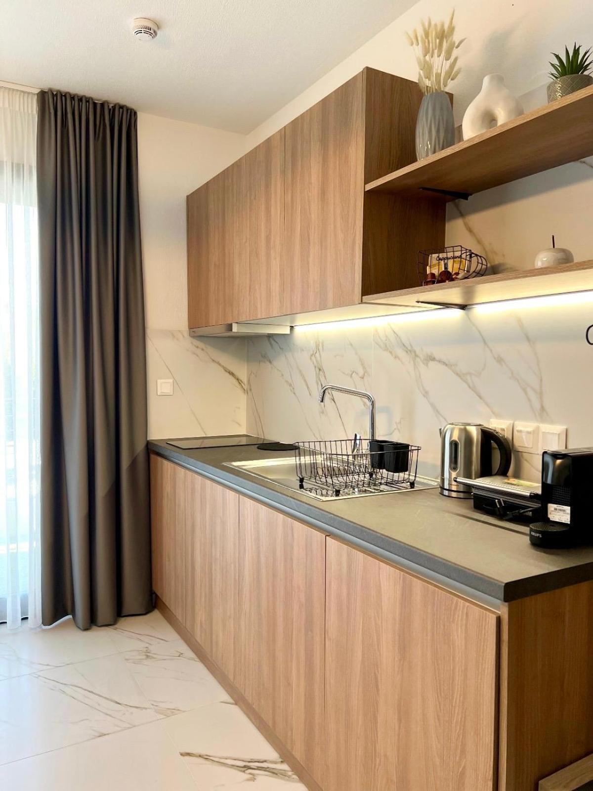Four Shades Luxury Suites Sarti Esterno foto