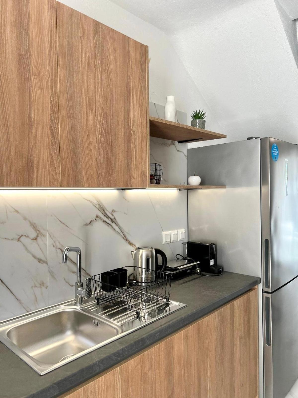 Four Shades Luxury Suites Sarti Esterno foto