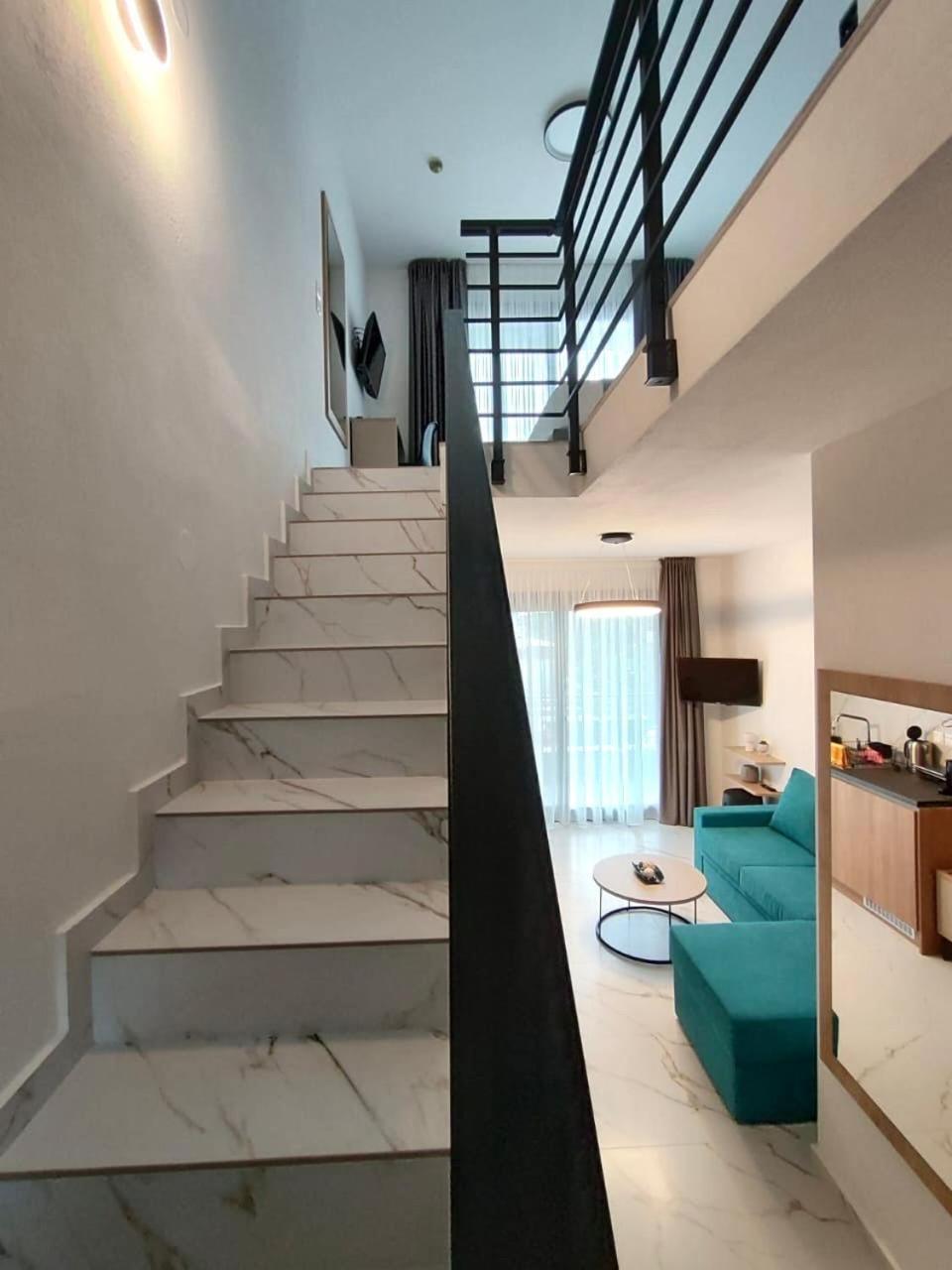 Four Shades Luxury Suites Sarti Esterno foto