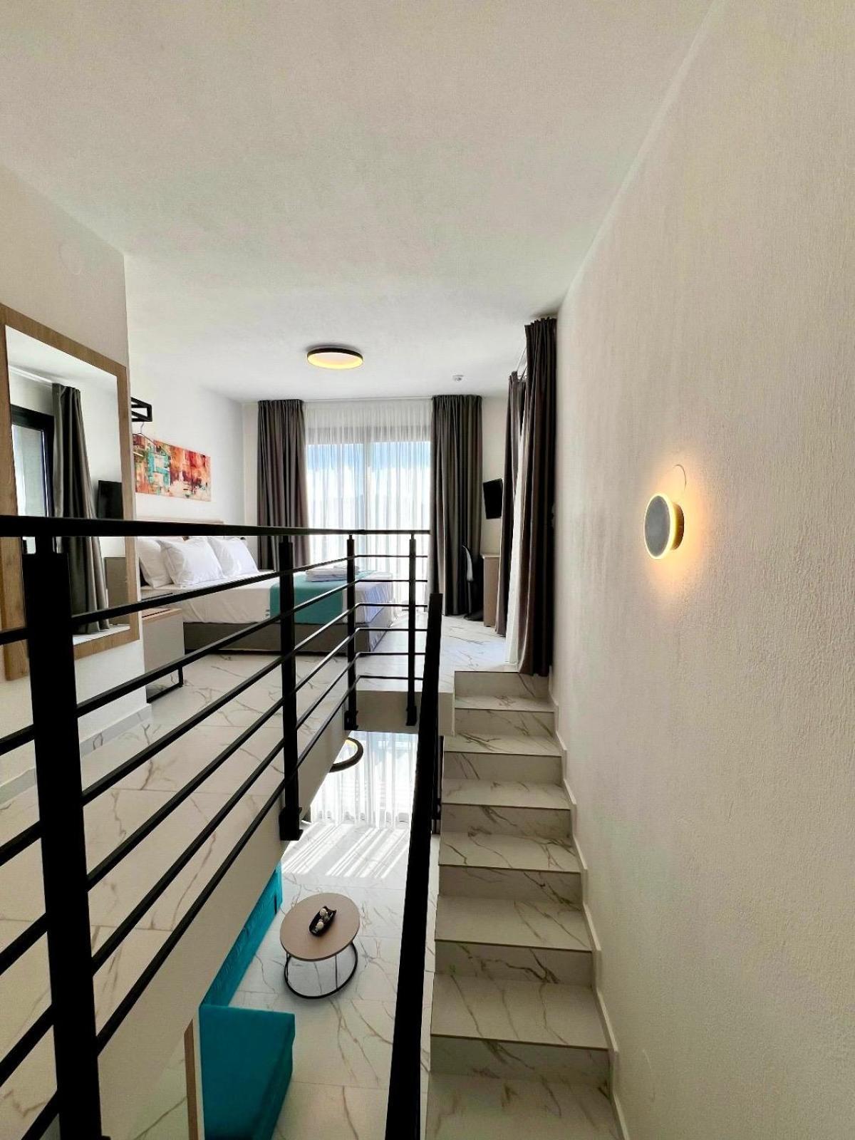 Four Shades Luxury Suites Sarti Esterno foto