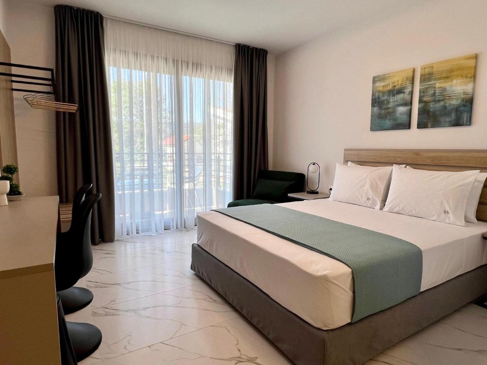 Four Shades Luxury Suites Sarti Esterno foto