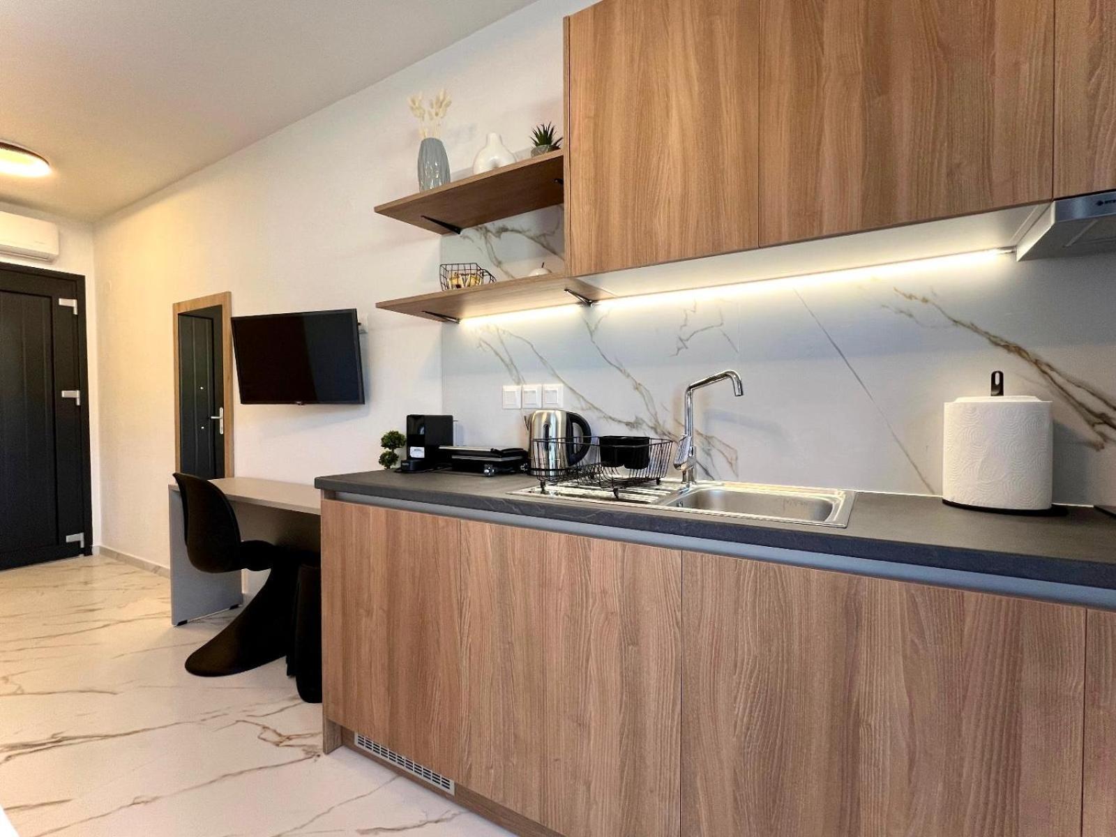Four Shades Luxury Suites Sarti Esterno foto