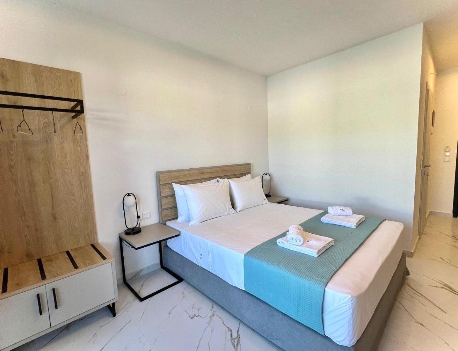 Four Shades Luxury Suites Sarti Esterno foto