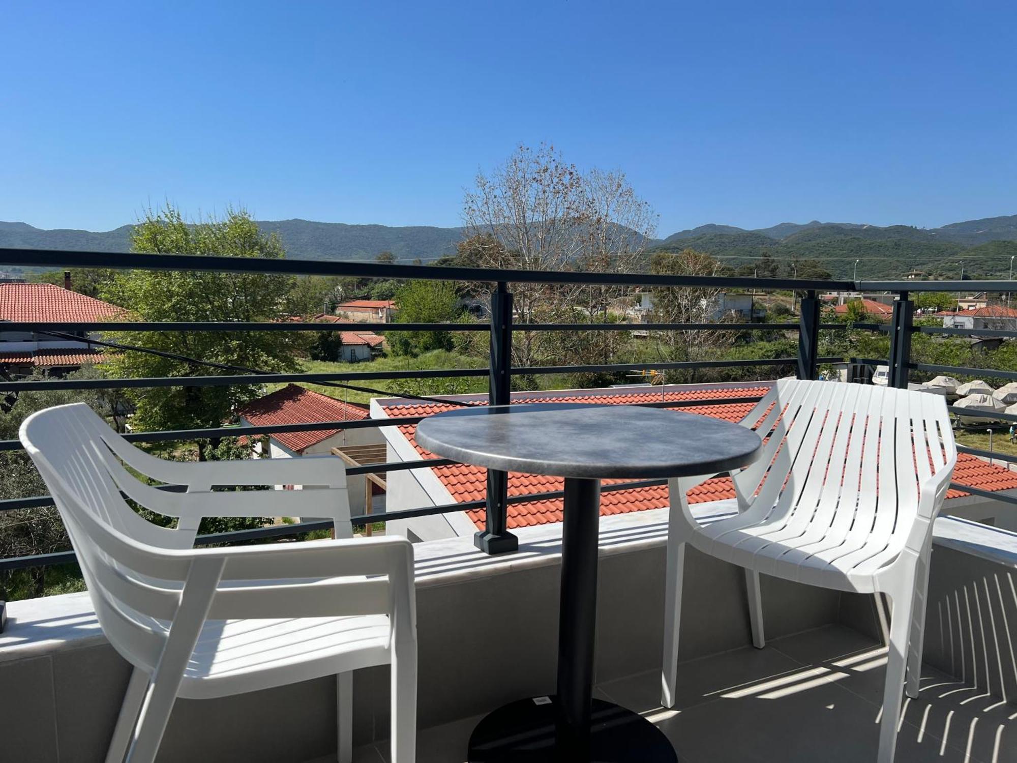 Four Shades Luxury Suites Sarti Esterno foto